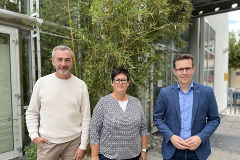 v.l.: Roland Schmeh, Marion Hertenstein, Bürgermeister Benjamin Mors