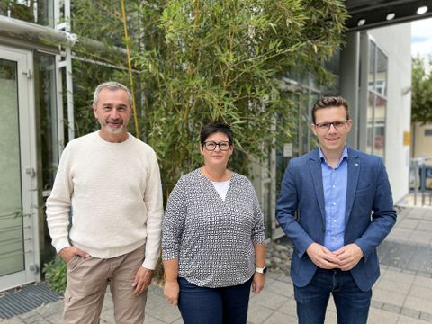 v.l.: Roland Schmeh, Marion Hertenstein, Bürgermeister Benjamin Mors