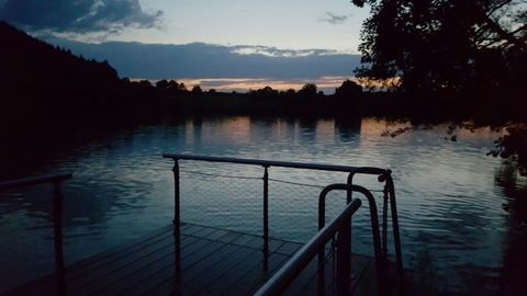 Freibad Steißlinger See am Abend