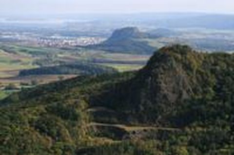 Das Wahrzeichen des Hegau sind seine Berge.