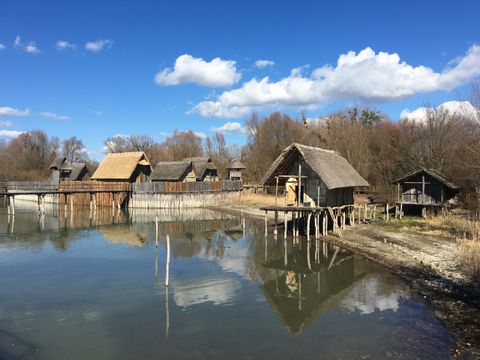 Ansicht Steinzeitdorf
