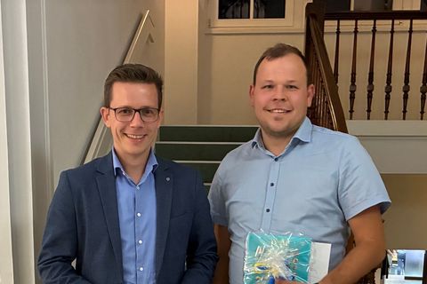 Bürgermeister Benjamin Mors mit Marc Stehling