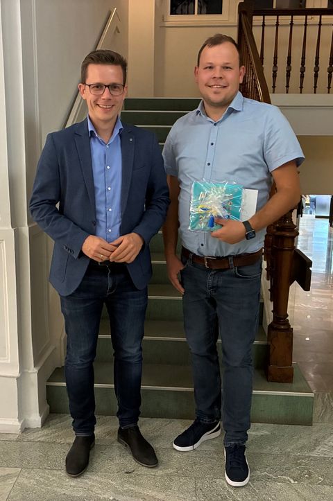 Bürgermeister Benjamin Mors mit Marc Stehling