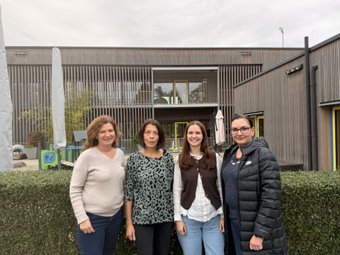 v. l.: Leiterin Familienzentrum Andrea Gnann, Rita Monferrini, stv. Hauptamtsleiterin Fiona Lutz, vom Personalrat Silke Heredia Caro